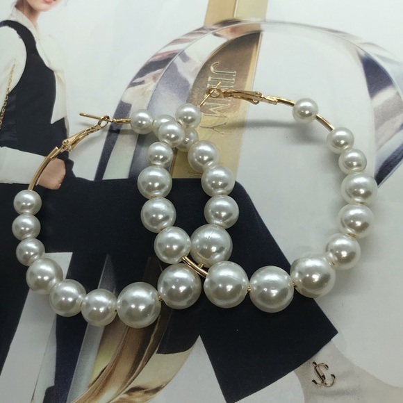 Fashion Faux Pearl Hoop Earrings - Picture 3 of 5